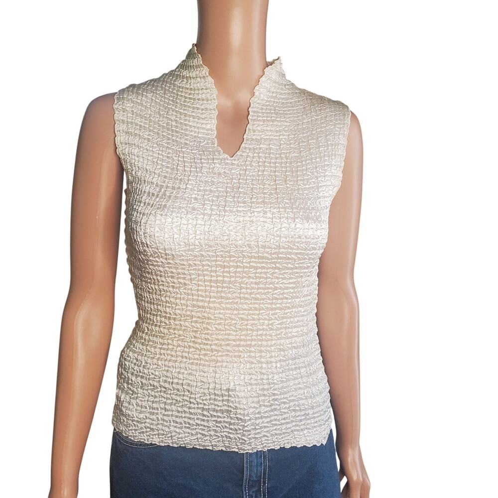 Unbranded Y2K Size S shirred crinkled top in cream high split v neck collar